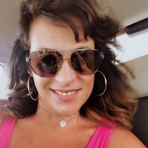 Meet your Posher, Lora